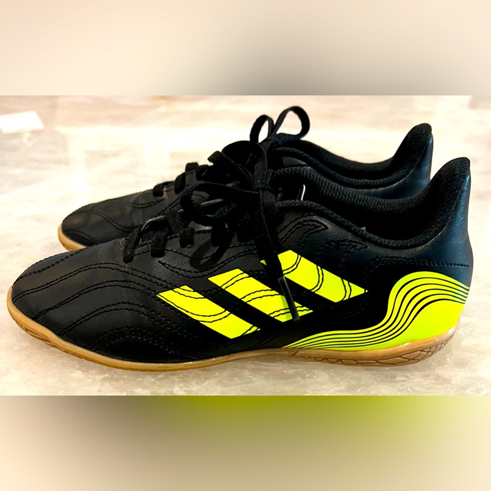 Adidas Copa Youth Indoor Soccer Shoes size 3.5